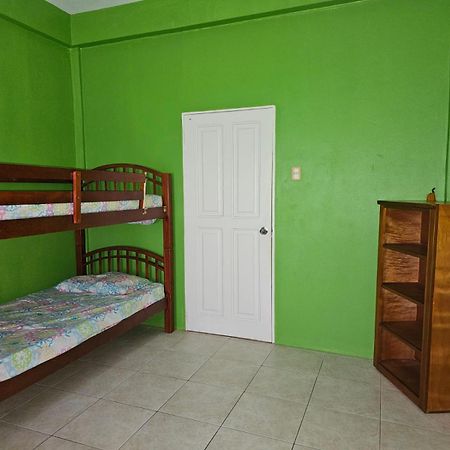 Fish Tobago Guesthouse Or Joy And Brandon Guesthouse Buccoo Chambre photo