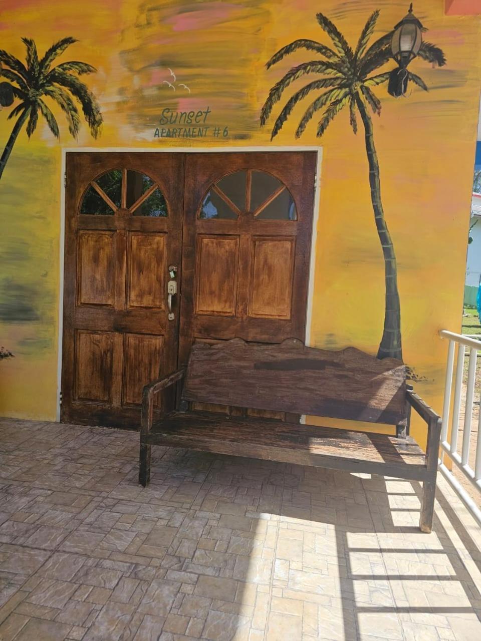 Fish Tobago Guesthouse Or Joy And Brandon Guesthouse Buccoo Chambre photo