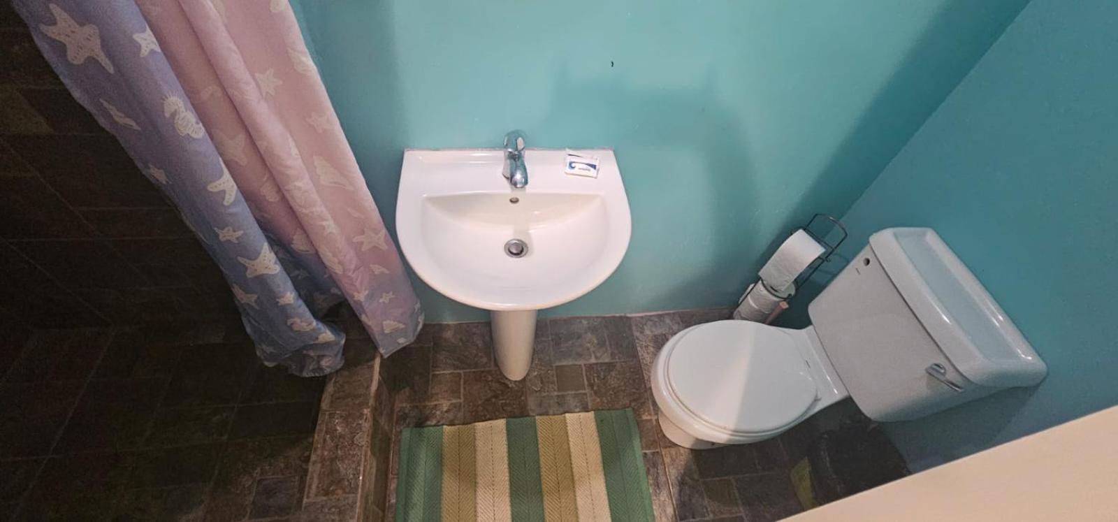 Fish Tobago Guesthouse Or Joy And Brandon Guesthouse Buccoo Chambre photo