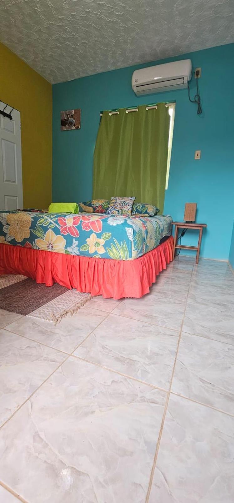 Fish Tobago Guesthouse Or Joy And Brandon Guesthouse Buccoo Chambre photo