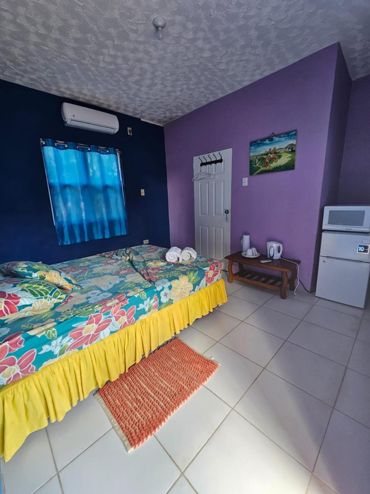 Fish Tobago Guesthouse Or Joy And Brandon Guesthouse Buccoo Chambre photo