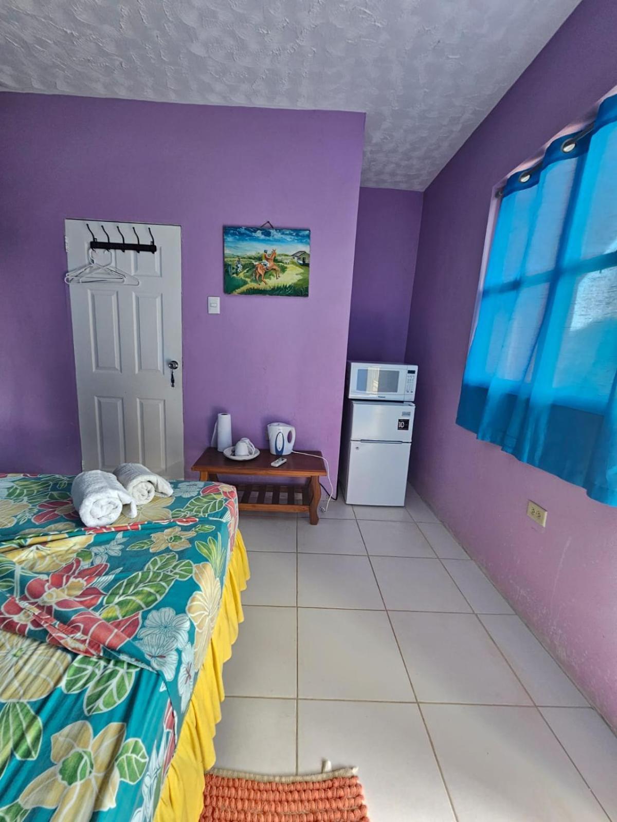 Fish Tobago Guesthouse Or Joy And Brandon Guesthouse Buccoo Chambre photo